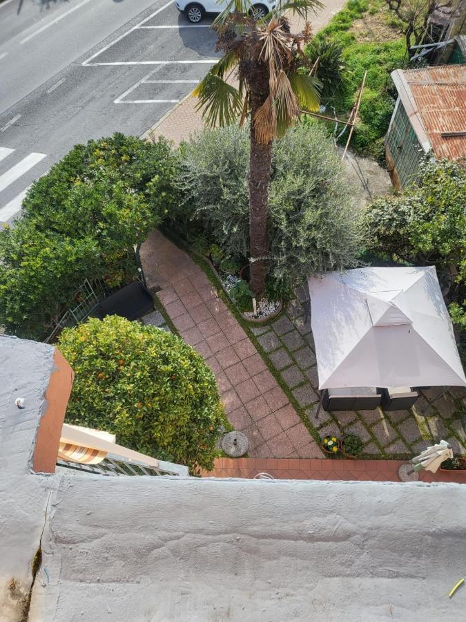 Villa Rosa Loano Exteriör bild