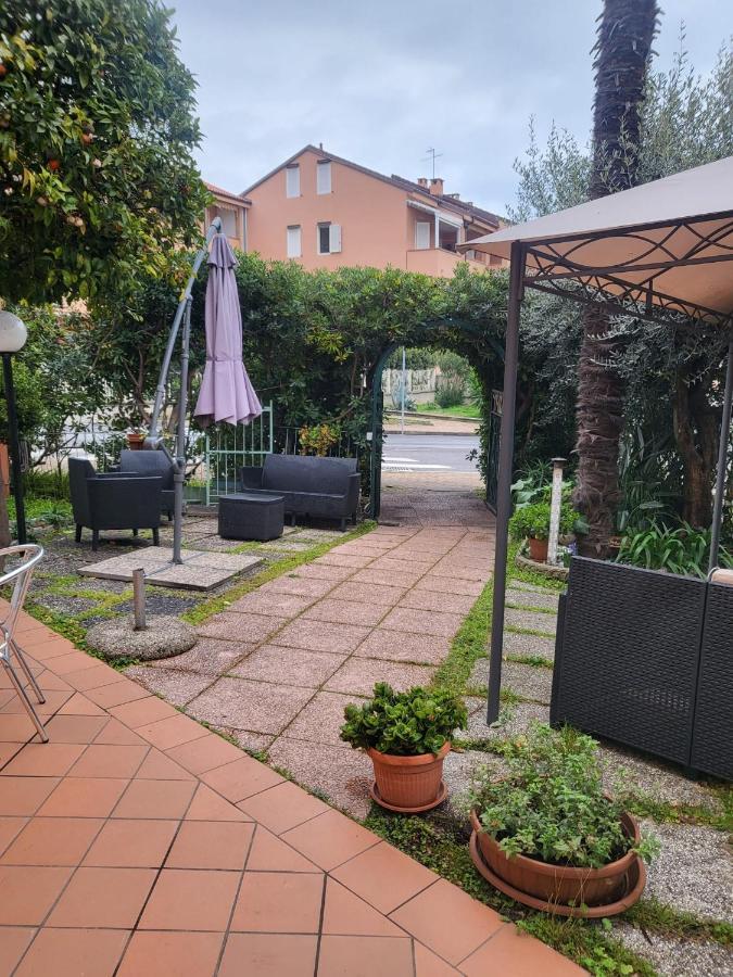 Villa Rosa Loano Exteriör bild