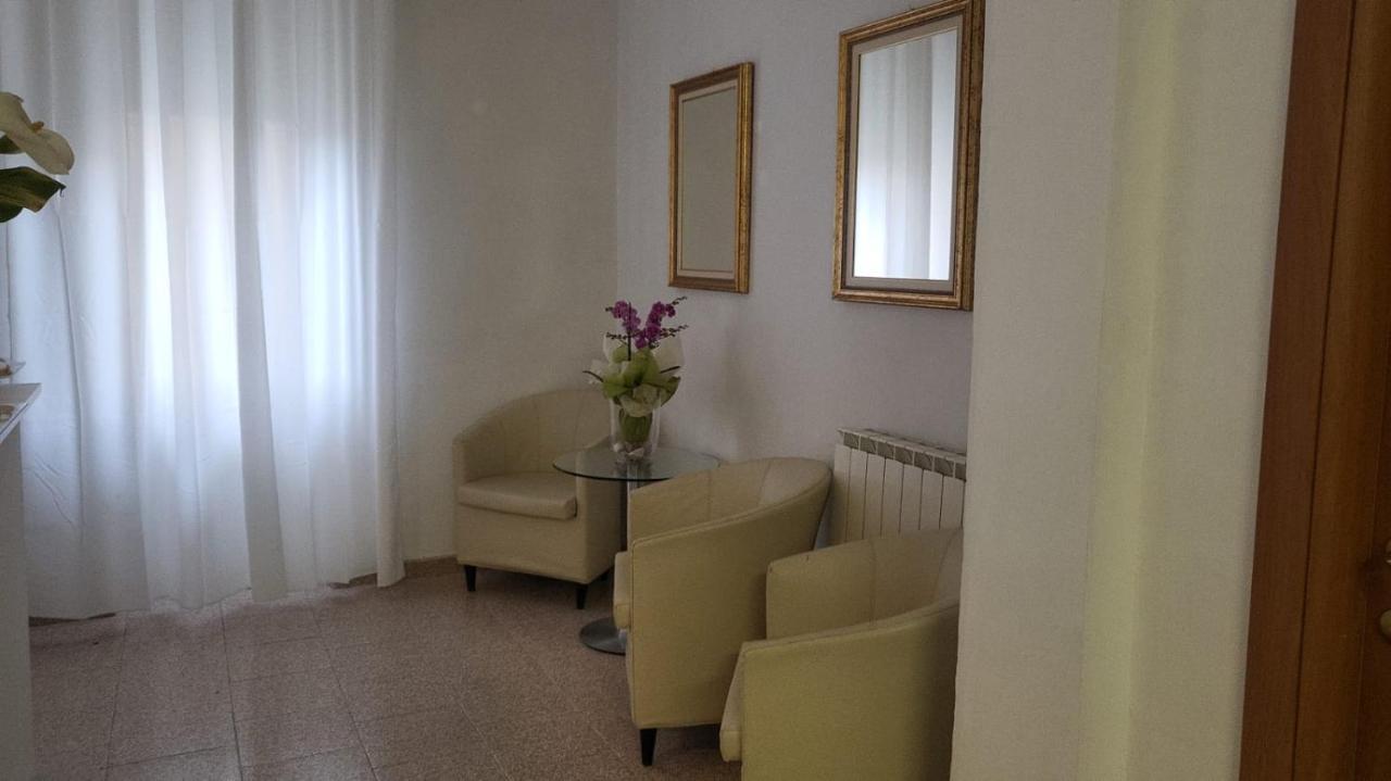 Villa Rosa Loano Exteriör bild